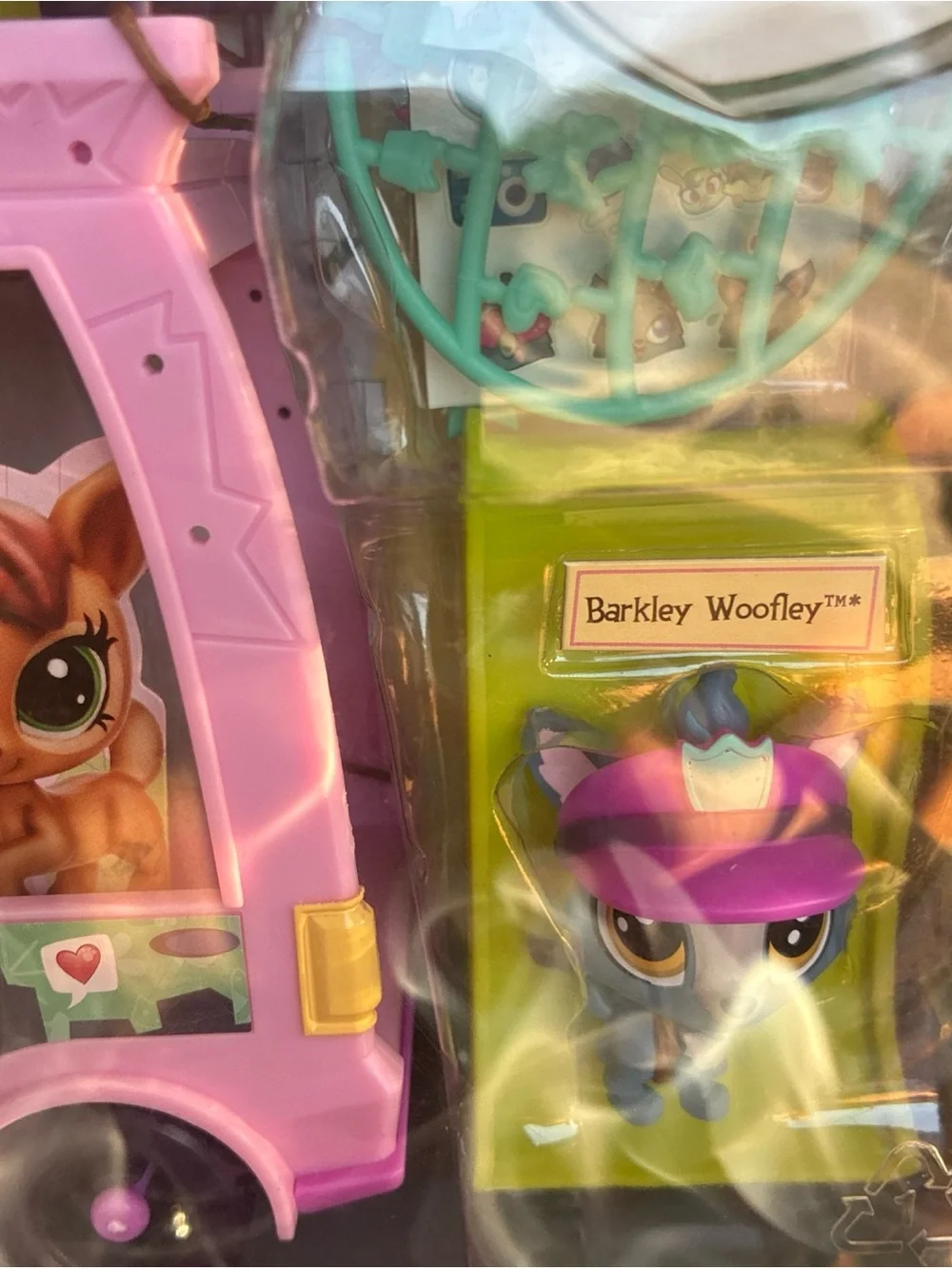 Littlest Pet Shop compact littlest
